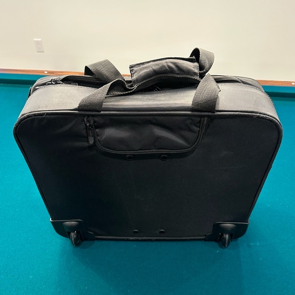 🎒 Targus Rolling Laptop Backpack AC0091 - Professional Travel Companion - Picture 3 of 9